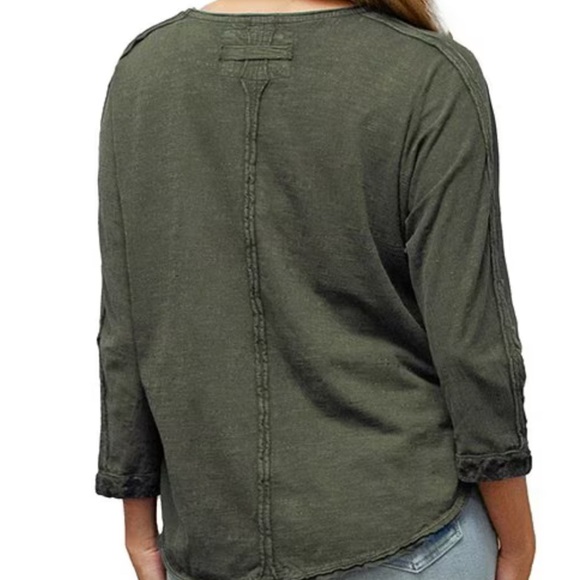 190. NWT WOMENS KYLA SEO S (FIT XL) DETAIL TOP - Picture 4 of 4